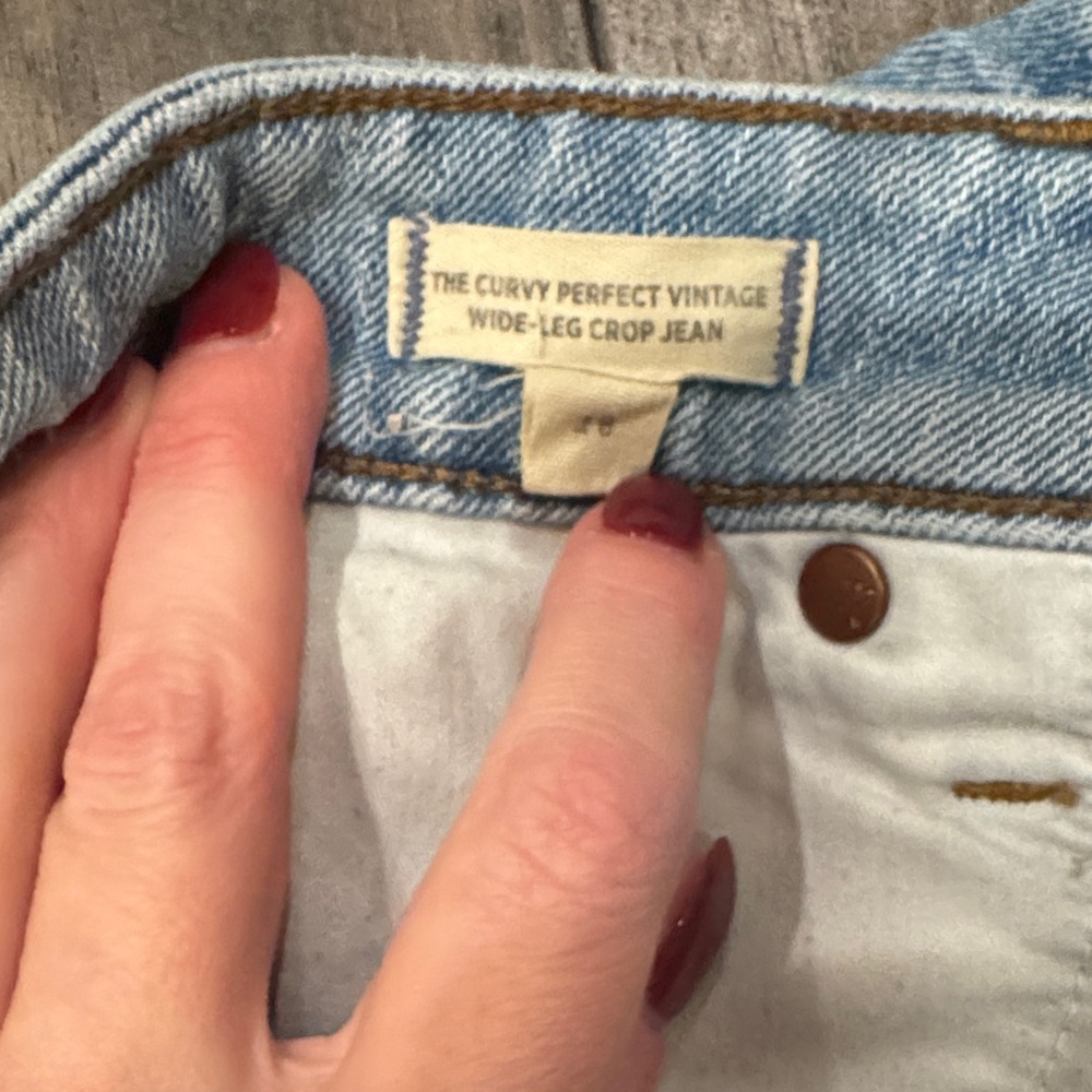 Madewell Light Wash Cropped Jeans - Picture 3 of 5